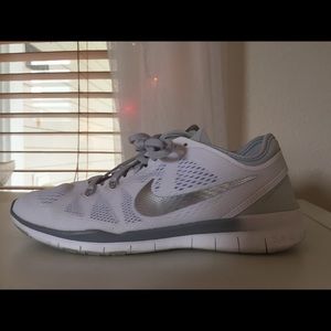 White Nike Free shoes